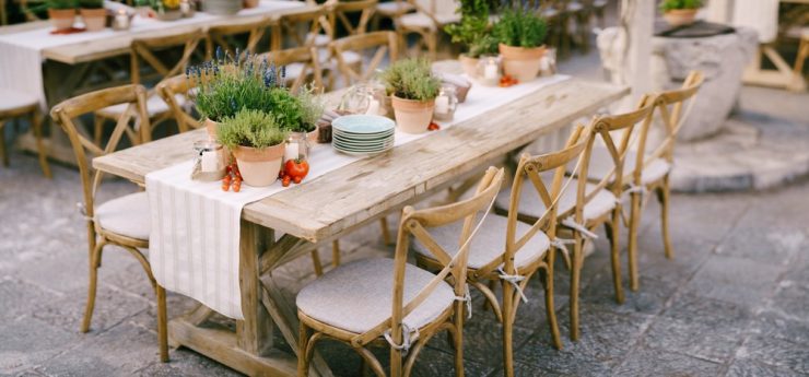 Inexpensive Wedding Decoration Ideas on a Budget - Yeah Weddings