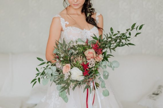 2025 Guide to Beautiful Bridal Bouquets - Yeah Weddings