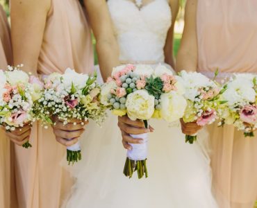 do bridesmaids need bouquets