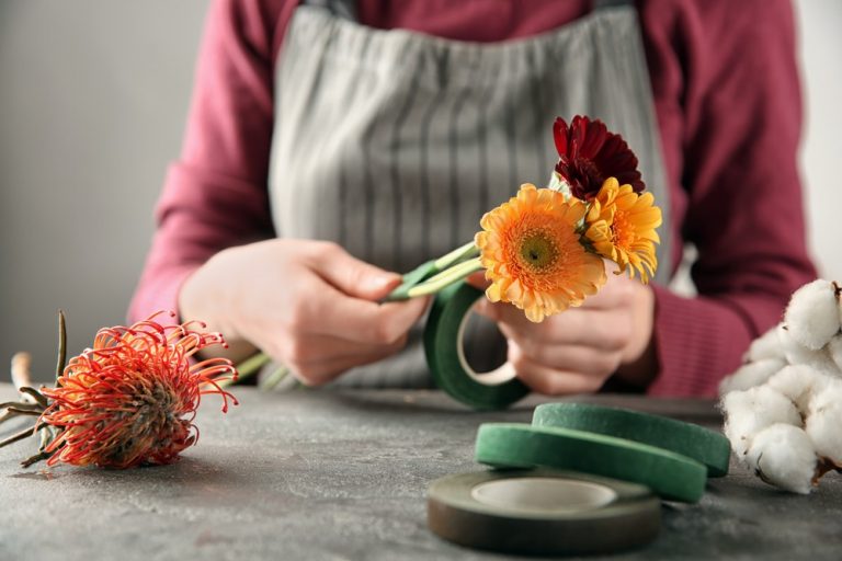 How To Make a Wedding Bouquet Out of Fake Flowers Yeah Weddings