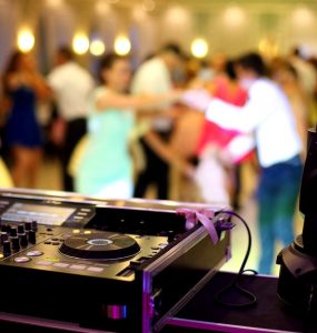 wedding guests dancing