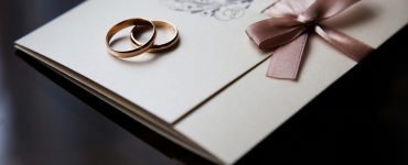 wedding invitation with rings