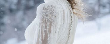 A collection of stunning winter wedding dresses that combine elegance and warmth, perfect for the bride looking for the ideal gown for her winter celebration.