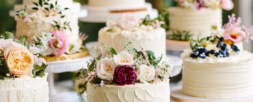A variety of single-tier wedding cakes, showcasing designs from rustic to modern to tropical, highlighting the versatility and elegance of these cakes as customizable options that allow couples to add a personal touch to their wedding day.