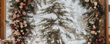 Beautiful December wedding arch ideas featuring winter and holiday-themed designs like snowy floral arches, evergreen branches, and sparkling crystal details for a magical ceremony.