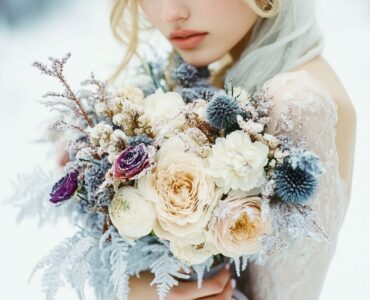 Elegant January wedding bouquet ideas featuring seasonal blooms, winter-inspired colors, and frosty accents to enhance a winter wonderland wedding theme.